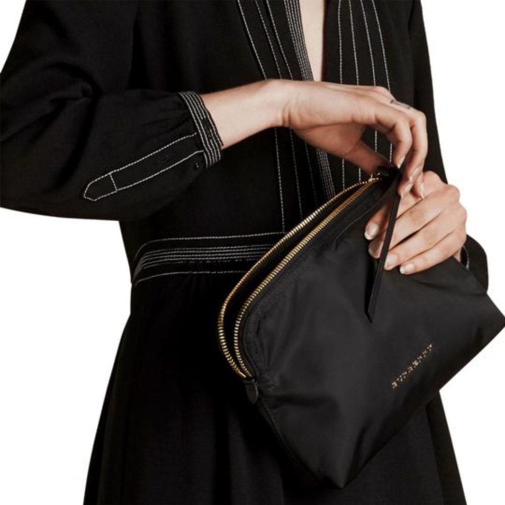 New Burberry Large Pouch Wristlet Nylon